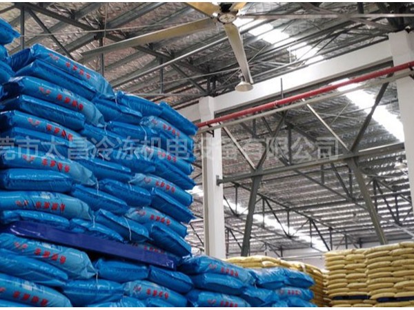 高大空間通風(fēng)降溫一定要用工業(yè)大風(fēng)扇,用了才知道效果這么好！